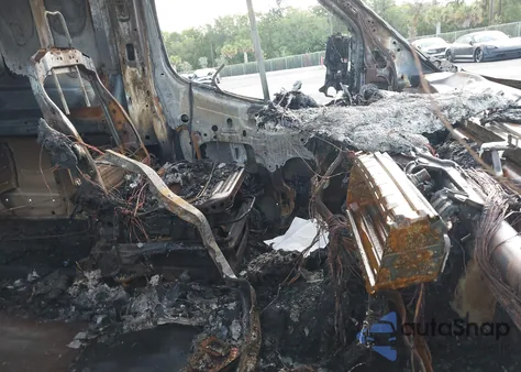 2019 Ford Transit z USA, uszkodzony, nr VIN 1FTYR2CM1KKB66361